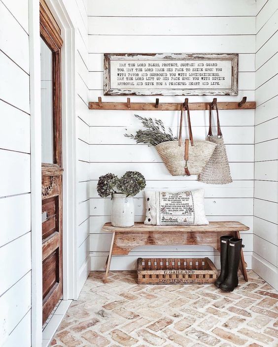 Farmhouse rustic decor popular