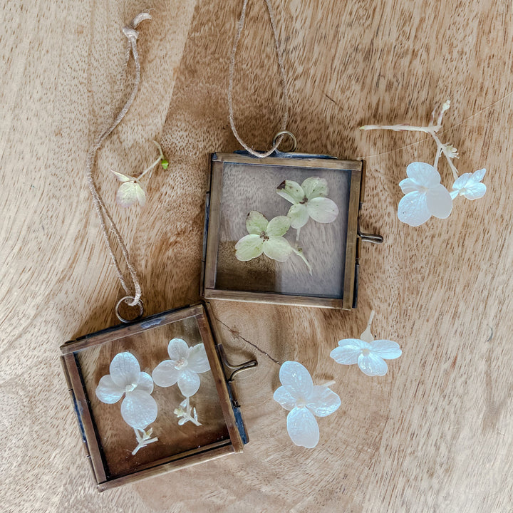 Tiny Distressed Brass Photo Frame Place Card - BurrowandNest