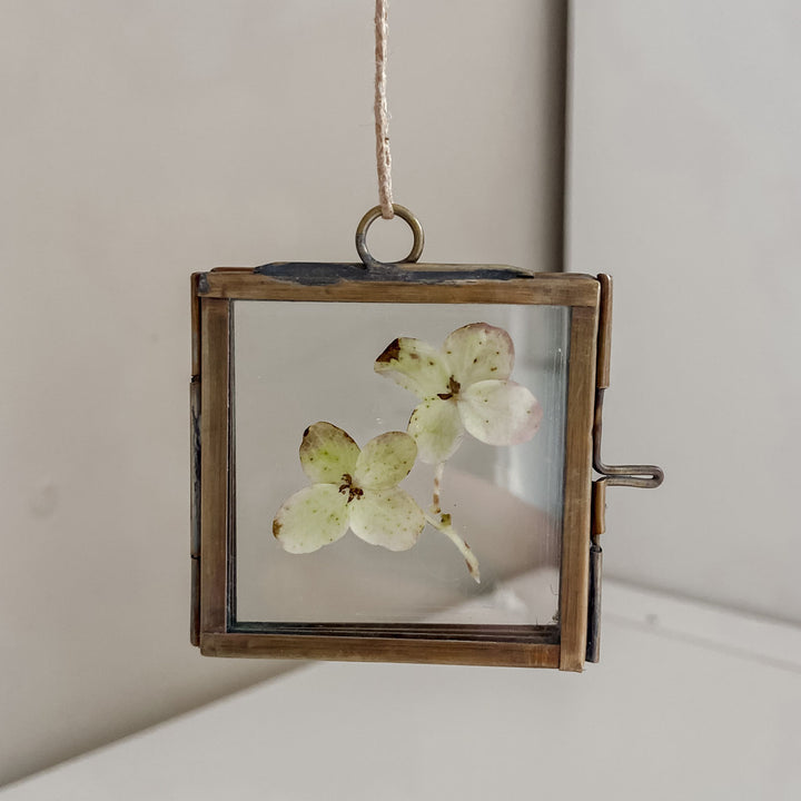 Tiny Distressed Brass Photo Frame Place Card - BurrowandNest