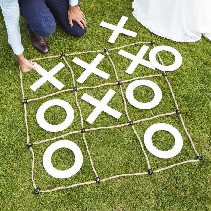Giant Noughts & Crosses - BurrowandNest